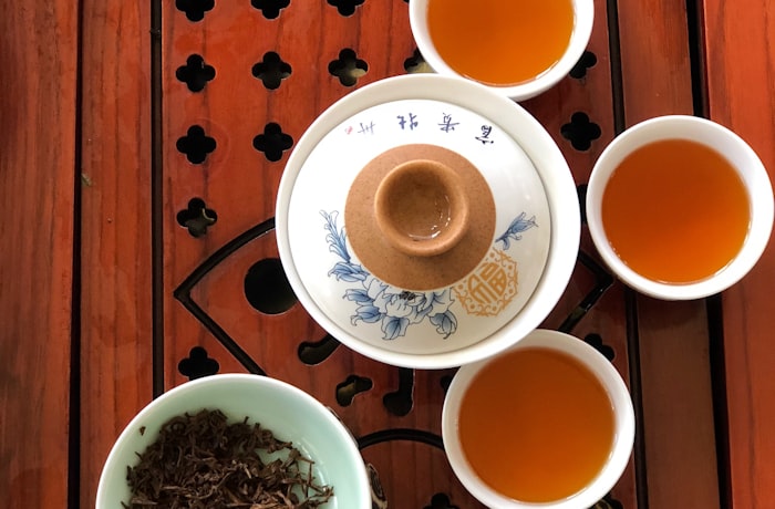鄢恽襦茶业 · 茶礼品鉴